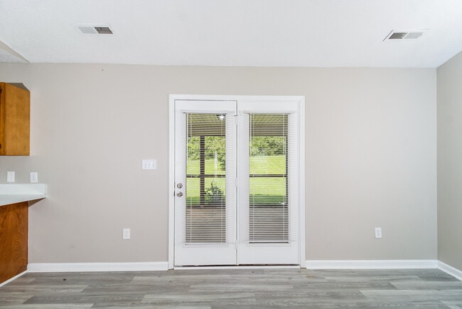 Building Photo - 146 Central Oaks Rd