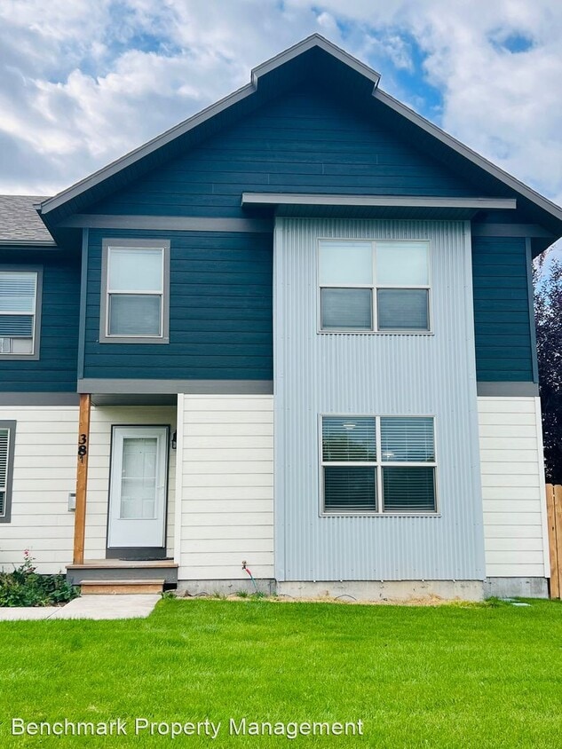 Primary Photo - 3 br, 2.5 bath House - 38 N River Rock