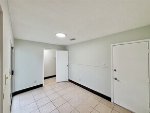 Building Photo - 5 Snapdragon Ct Building Photo - 5 Snapdragon Ct