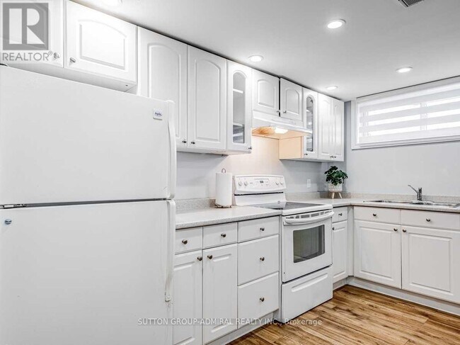 Photo du bâtiment - 6 Fallowfield Rd