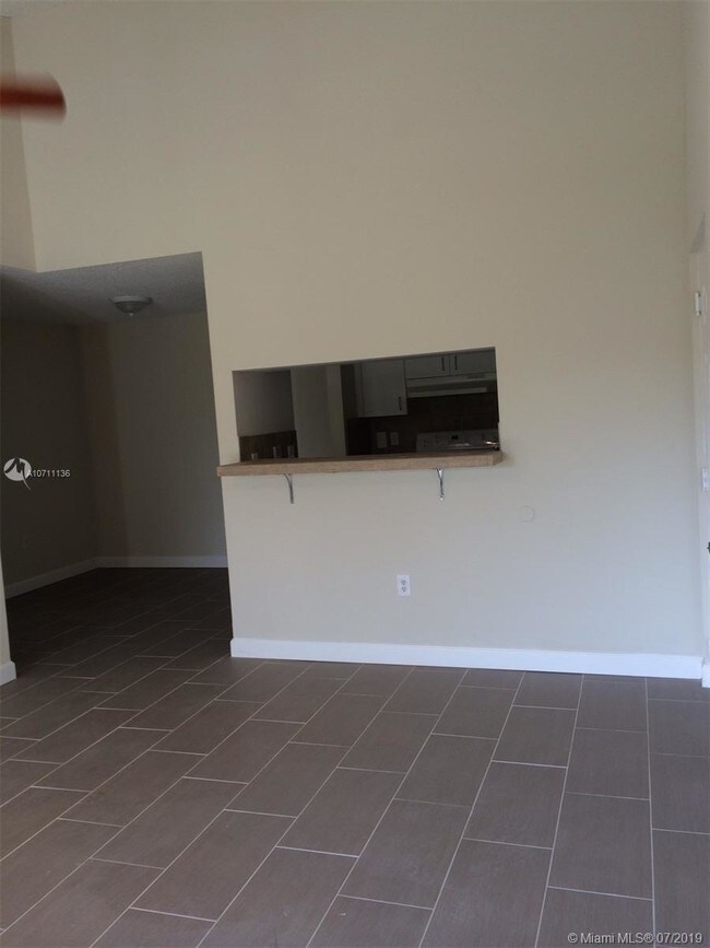 Foto del edificio - 1743 Village Blvd
