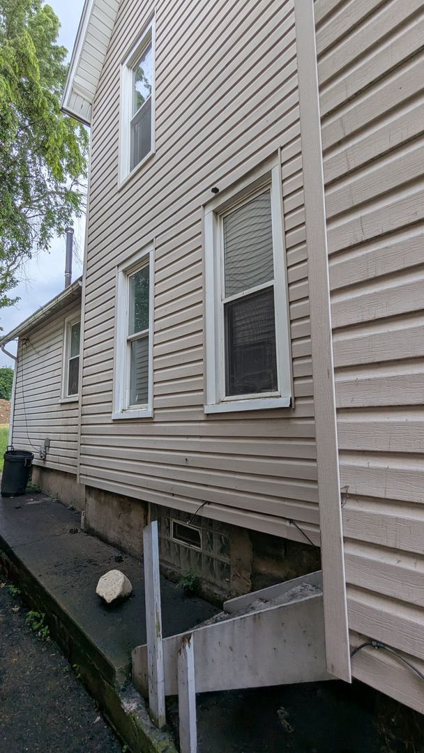 Building Photo - Charming 3-bedroom, 1.5-bathroom house loc...