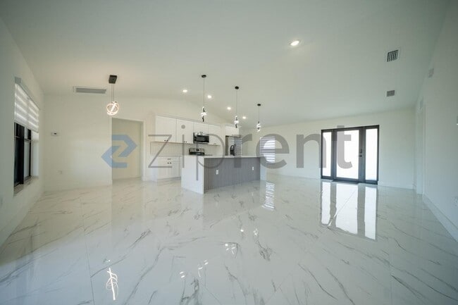 Foto del edificio - 4117 NE 16th Ave