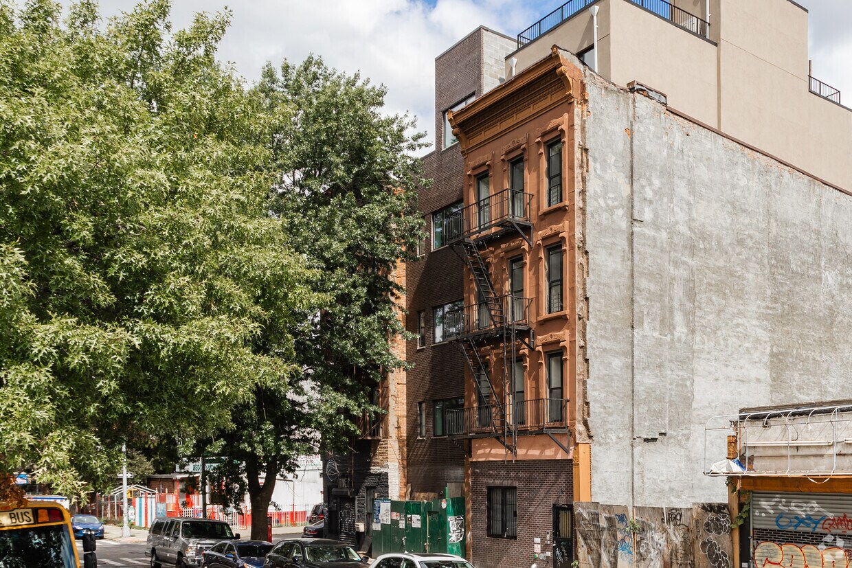 Primary Photo - 239 Marcus Garvey Blvd