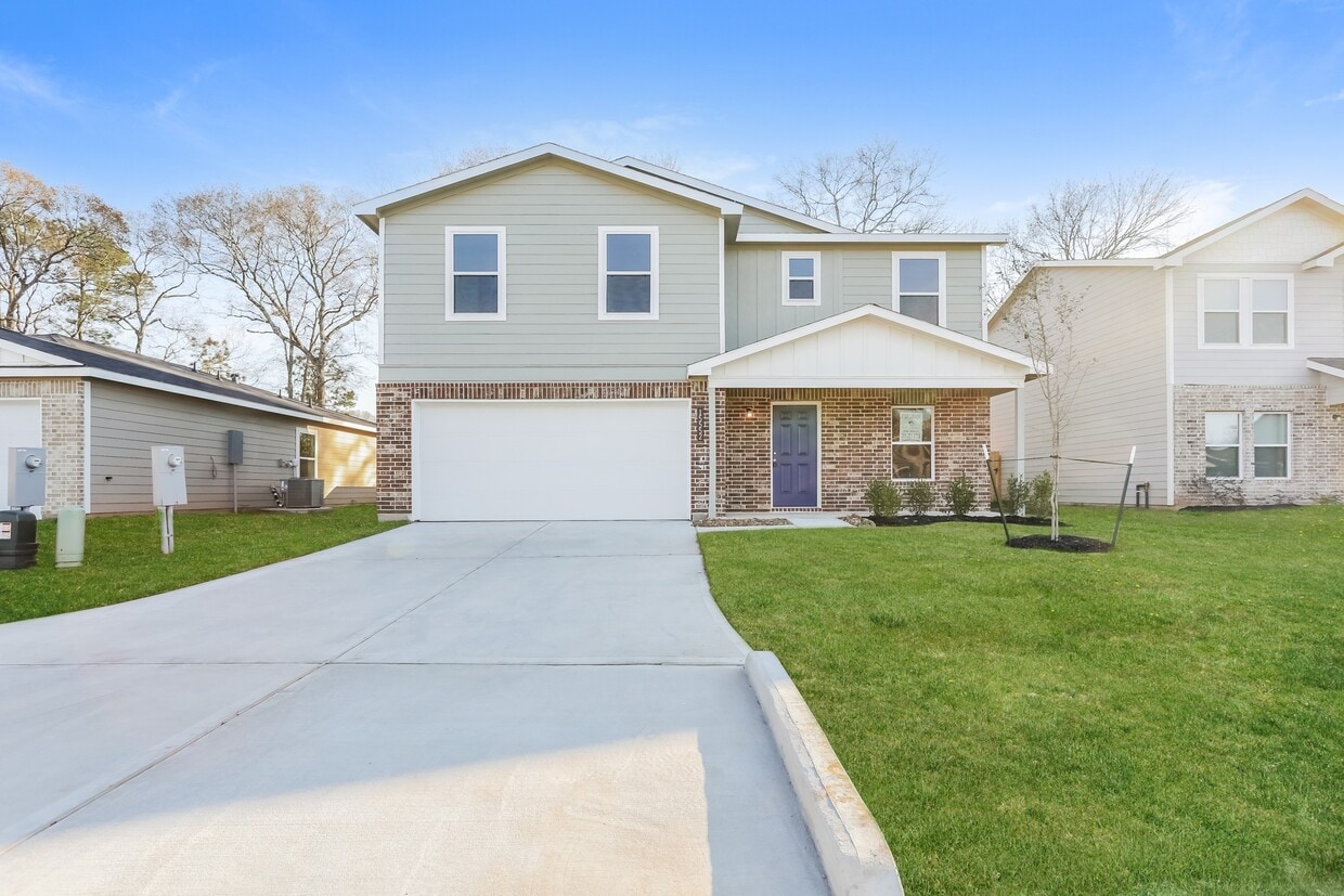 Primary Photo - 15763 Del Norte Dr
