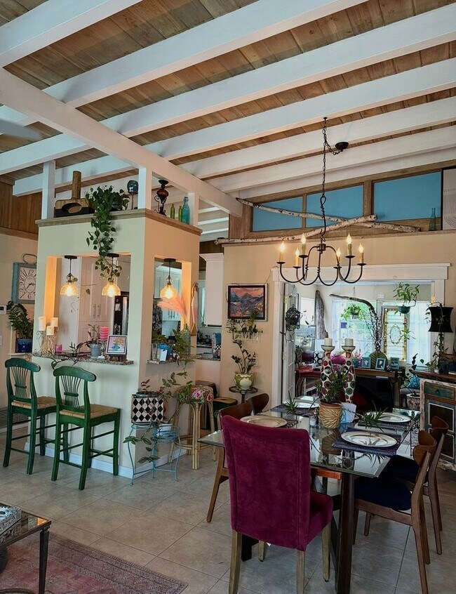 Foto del edificio - 352 Tihami Rd