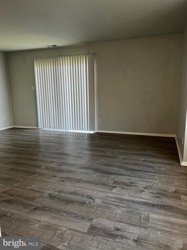 Foto del edificio - 502 Britton Pl