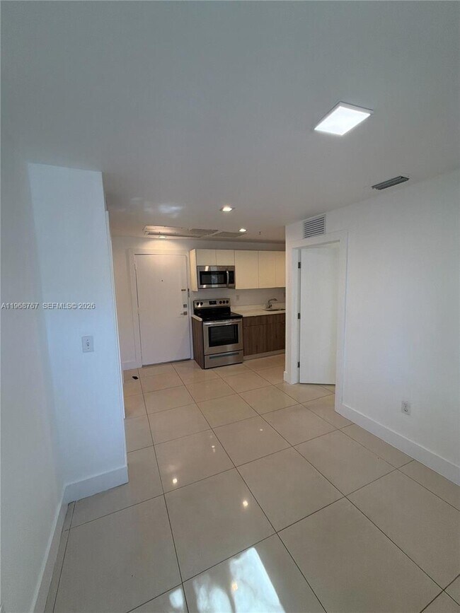 Foto del edificio - 829 SW 18th Ave