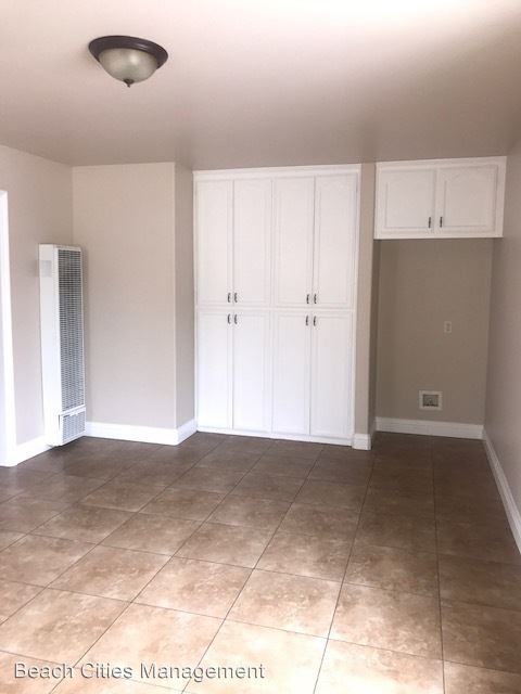 Building Photo - 206 S Rose Ave