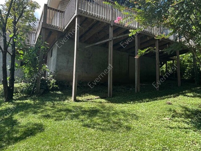 Foto del edificio - 3111 Moseley Cir