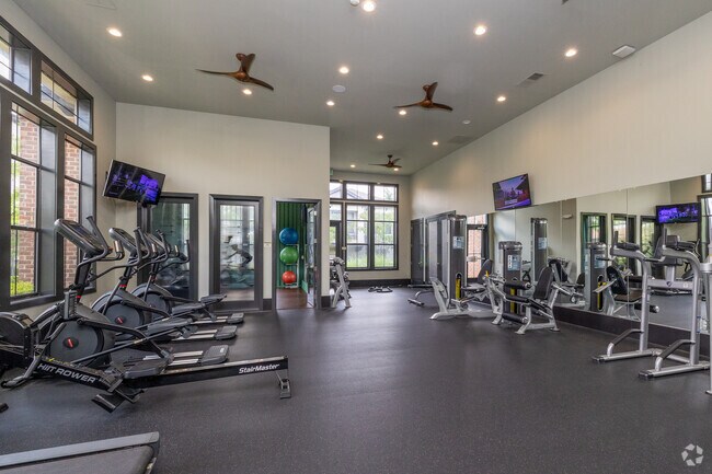 Gimnasio - Velo Verdae Apartments