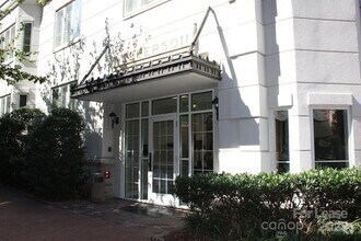 Building Photo - 401 N Church St