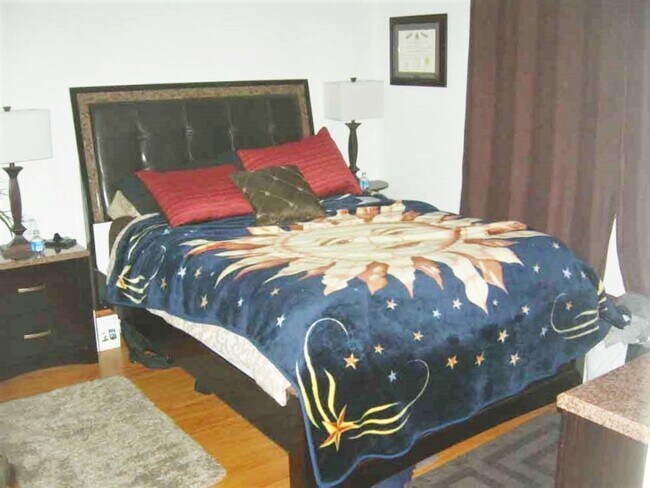 Foto del edificio - 108 Hayworth Ave