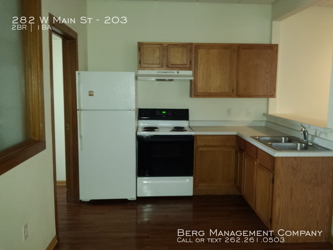 Building Photo - Two Bedroom / One Bath