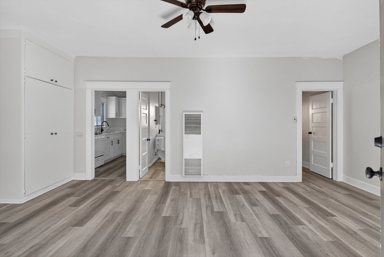 Foto principal - 905 Cherry Ave