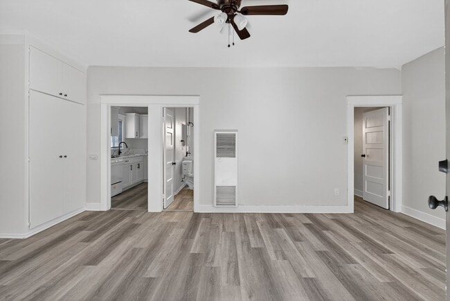 Building Photo - 915 Cherry Ave