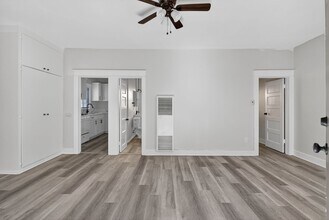 Building Photo - 905 Cherry Ave