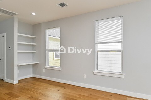 Foto del edificio - 2004 Worms Street