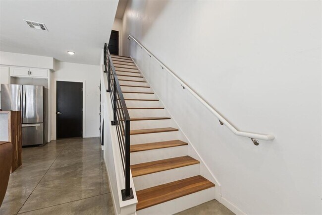 Foto del edificio - 1008 N Francis Ave