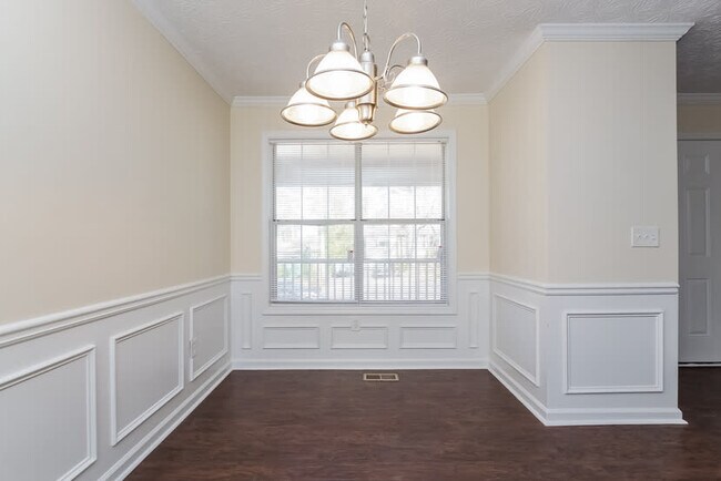 Building Photo - 1811 Silver Leaf Ct SW