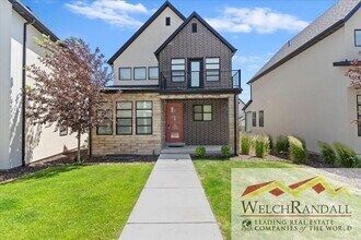 Building Photo - 2431 N Gotland Wy