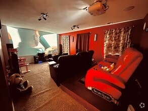 Building Photo - 8490 Moraine Cir