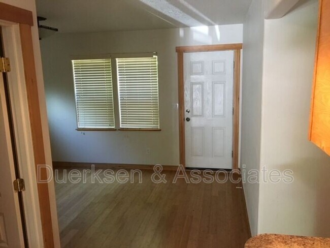 Foto del edificio - 1045 NW 23rd St
