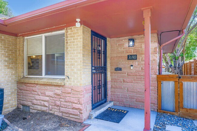 Foto del edificio - 3690 Grape St
