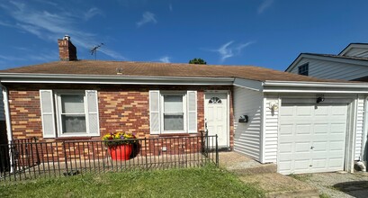 Building Photo - 10005 Sheldon Dr