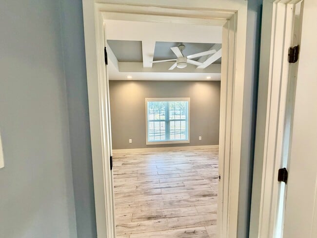 Building Photo - 3229 Sarita St