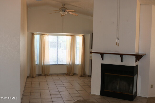 Building Photo - 3287 Sky Hawk Dr