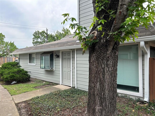 Building Photo - 8038 Sands Point Dr