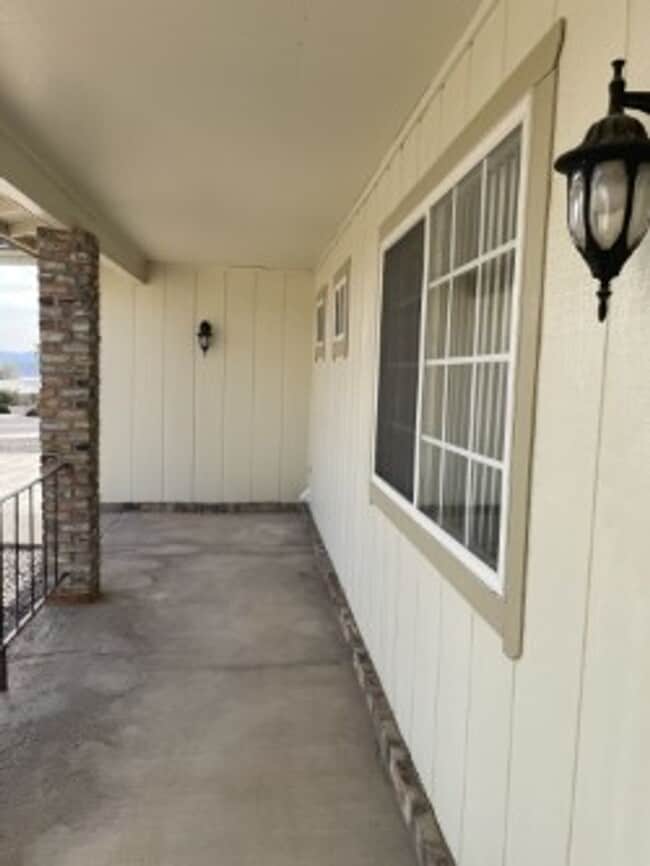 Building Photo - 2543 Inverness Dr
