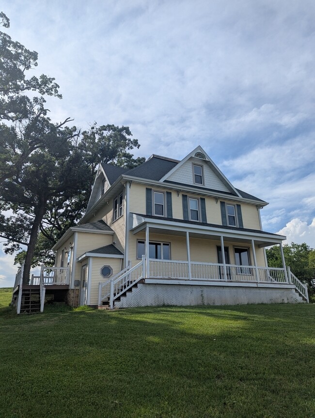 Building Photo - 10326 Brattlie Rd