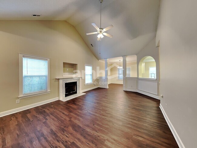 Building Photo - 13611 Glencreek Ln