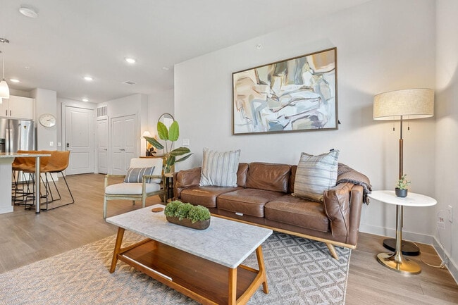 Building Photo - 5820 1/2 Cameron Road-FL3-ID1303393P