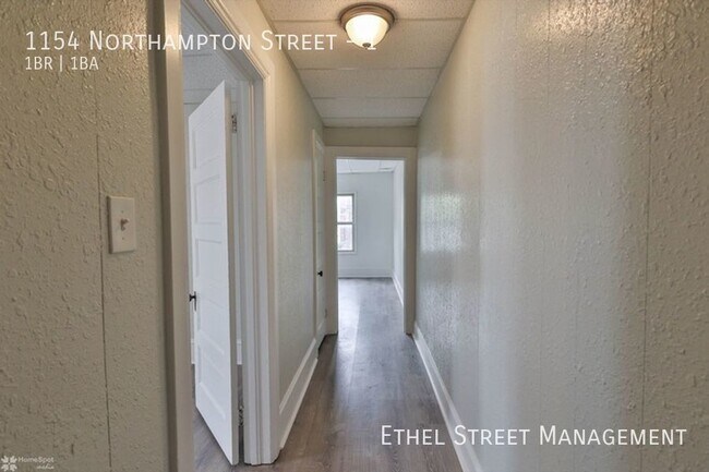 Foto del edificio - 1154 Northampton St