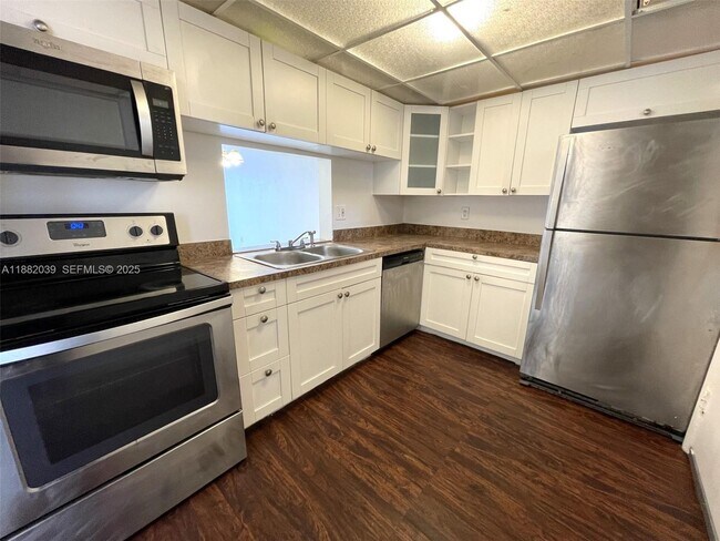 Foto del edificio - 2800 NW 56th Ave