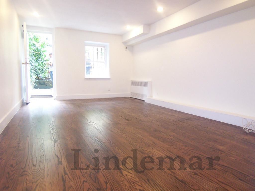 Foto principal - 430 E 83rd St