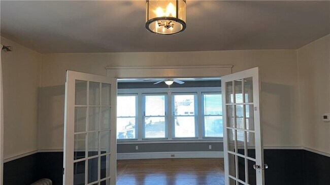 Foto del edificio - 56 Waltham St