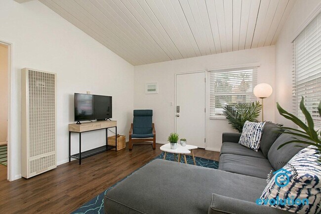 Foto del edificio - 4323-4333 Gresham St - 1405 Grand Ave