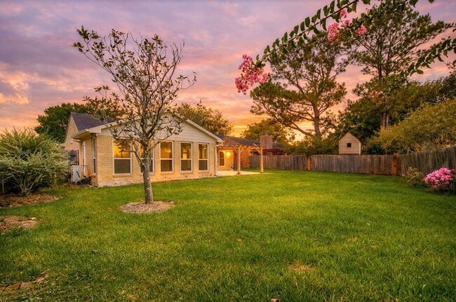 Foto del edificio - 3519 Cabin Pl