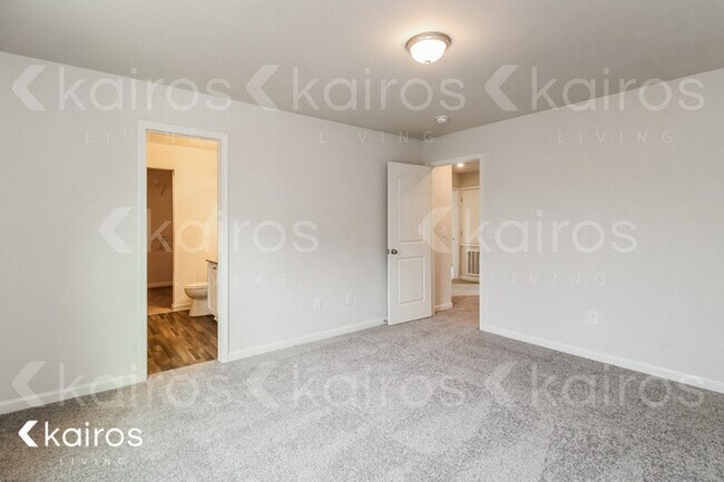 Building Photo - 462 Waterview Ct