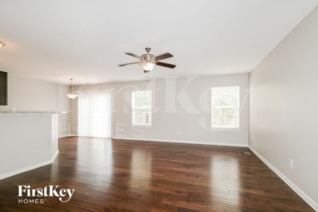 Building Photo - 455 Spring Trce