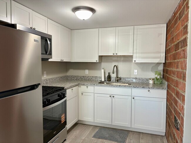 Foto del edificio - 7560 Mentor Ave