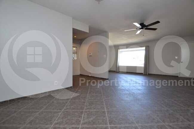 Foto del edificio - 6433 E Ellis St