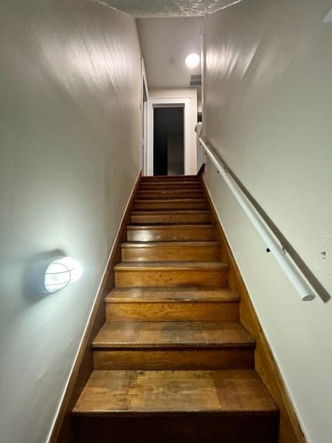 Foto del edificio - 252 E 3rd St