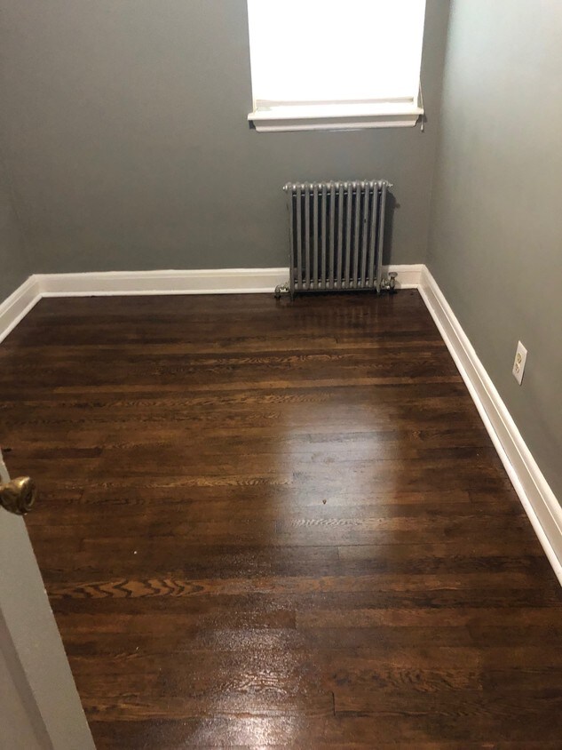 Bedroom - 336 E Belvedere Ave