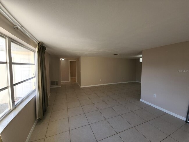 Building Photo - 7721 Foxbloom Dr