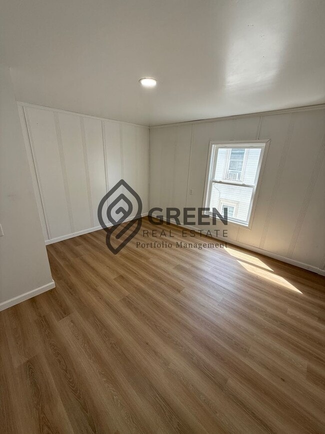Building Photo - 735 N Schuyler Ave